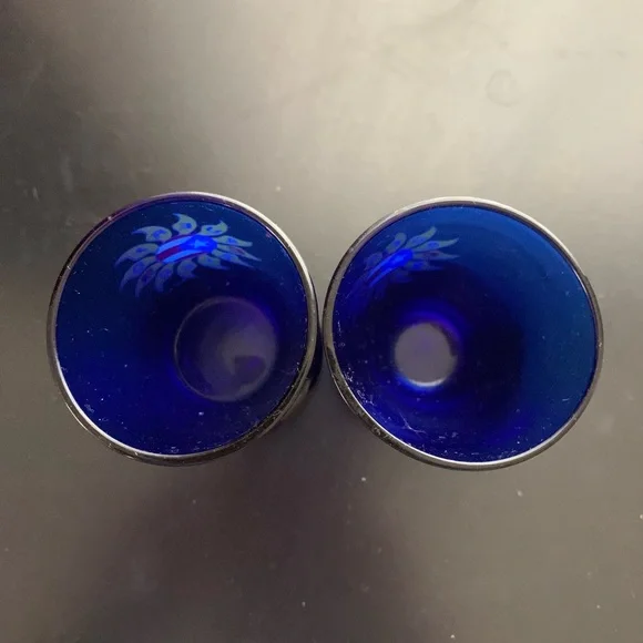 Two shot glasses - Picture 2 of 5